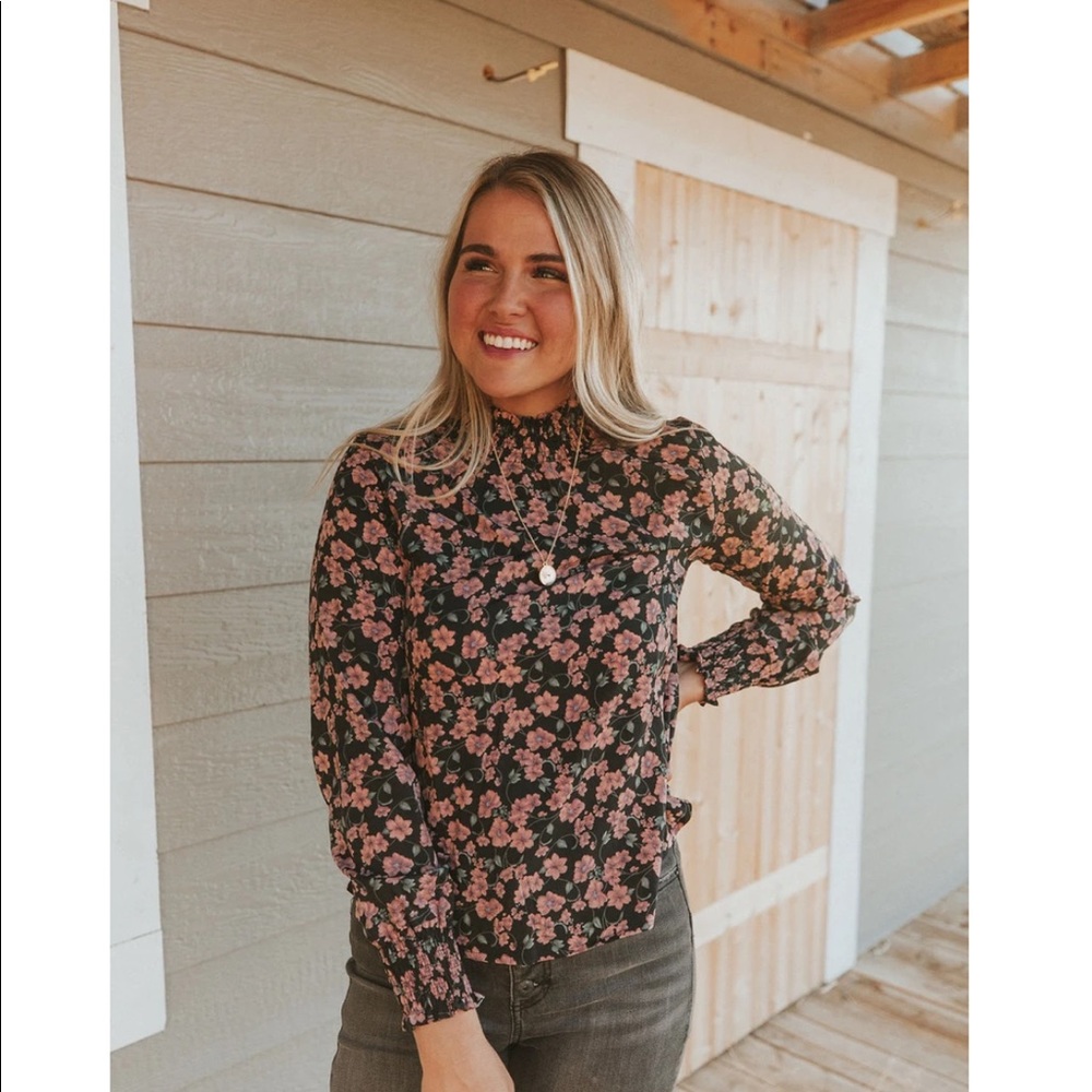 Smocked neck floral long sleeve top - Picture 5 of 15